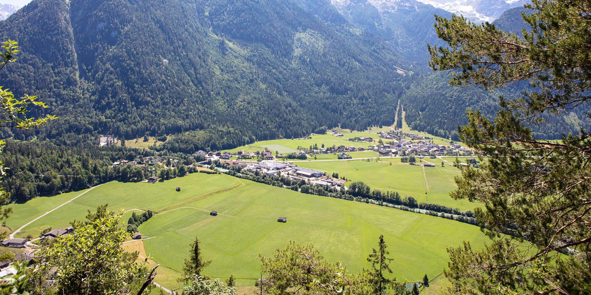 Blick am Weg zur Wallfahrtskirche